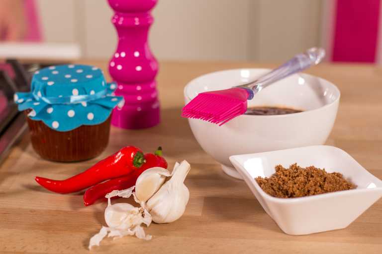 VIDEO: How to make super-scrummy homemade BBQ sauce